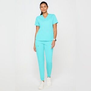 Fabletics Seaside Scrub Set (Medium Petite/Short)